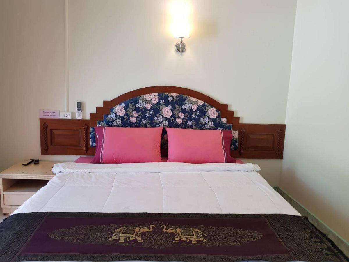 Discovery House Hotel Sha Plus Nai Yang Bagian luar foto